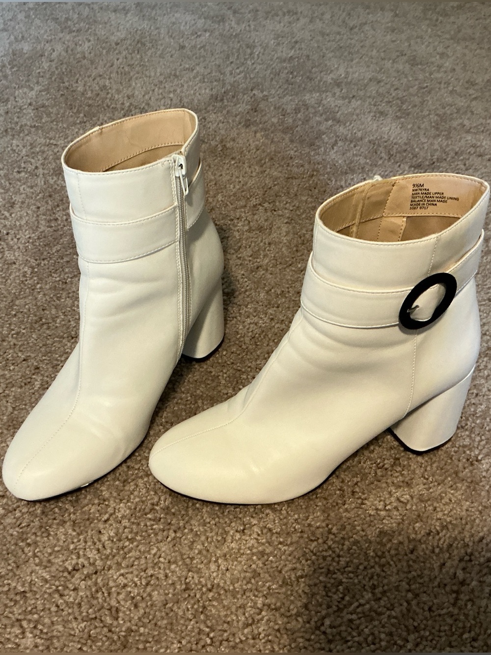 New (no box)~ Nine West White 60’s inspired GoGo Platform Ankle Boots Size 9.5 M